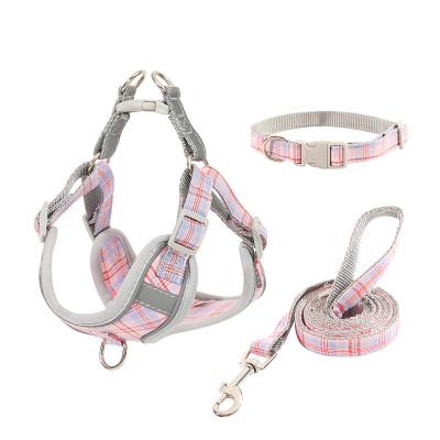 China Thoughtful Designer Adjustable Private Label Custom Dog Harness Set Retractable Dog Leash Set for sale