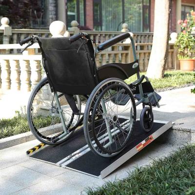 China Lightweight Wheel Chair Ramp Non-Slip Aluminum Ramp for Home Loading Capacity 600lbs for sale