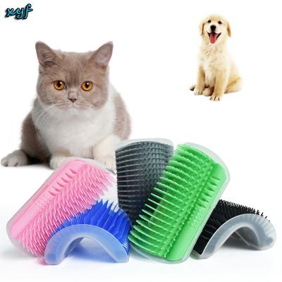 China Cat Massager Corner Massage Brush Comfortable Plastic Fixed Hair Removal Comb Scratch Itches Pet Grooming Supplies With Catnip for sale