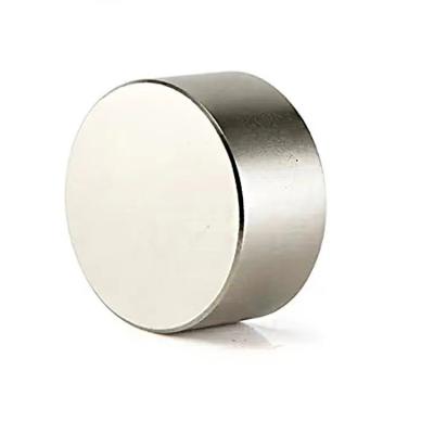 China Industrial Hot Selling Custom Super Strong Round Magnet Large Disc N35-N52 Neodymium Circular Magnet for sale