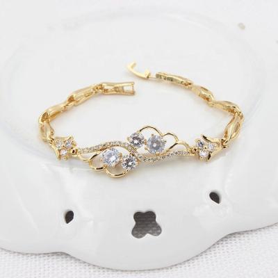 China Latest Fashion Style Bracelets Designs 18k Gold Girls FASHION Green Gems Friendship Fancy Bracelets for sale