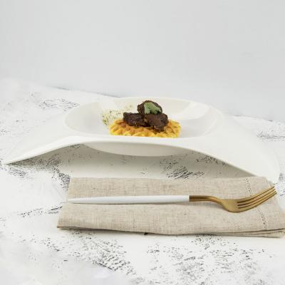 China 2021 New Arrival Sustainable Seagull Shape Rectangular Arched Bowl Dish Porcelain Material White Ceramic Soup Bowl for sale