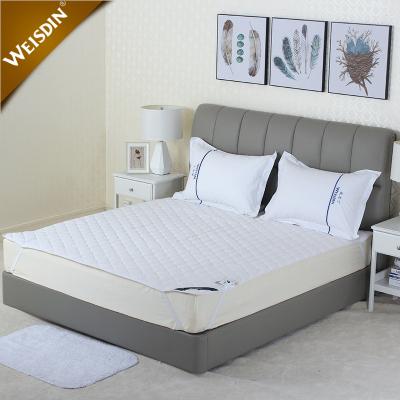 China Anti-bacteria King 200gsm White Bed Quilted Underpad Cover Waterproof Hotel Mattress Protector for sale