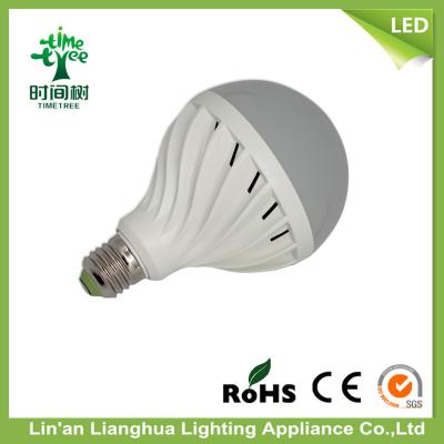 China Las oficinas 2700k calientan a60 las bombillas ahorros de energía blancas B22 100 - 240v en venta