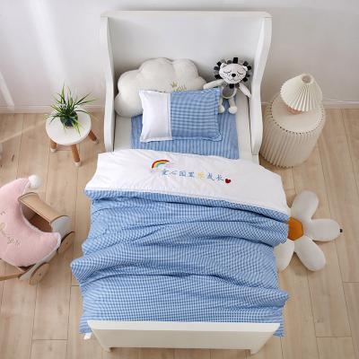 China Anti-static children's cotton plaid comforter cover kindergarten comforter sheets and special pillowcases can be embroidered for sale