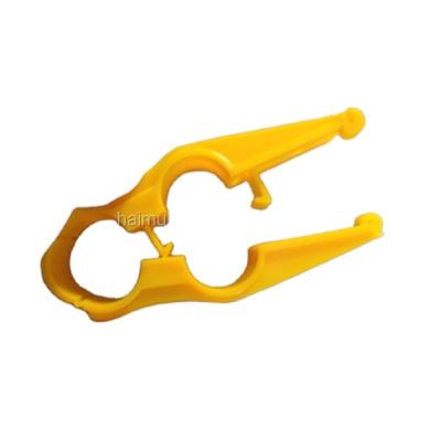 China Drinking Plastic Poultry Nipple System Hook For Poultry Drinking for sale