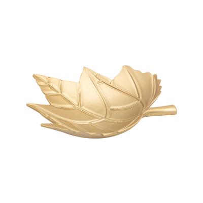 China Small Fashion Hand Carved Wooden Gold Foil Shape Pizza Dish for sale