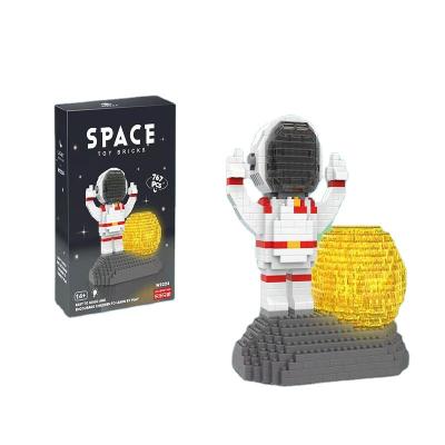 China Popular Plastic Building Toy Low MOQ SPACE Astronaut Building Block Sets For Children for sale