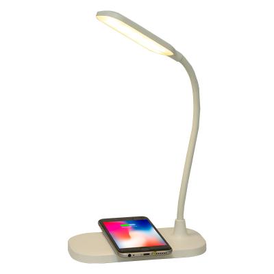 China Modern Eco-friendly EMAF Restaurant Bedstand Bed Side Led Table Lamps Desk 10W iPhone Radio Fill Table Lamps With 3 Touch Lighting for sale