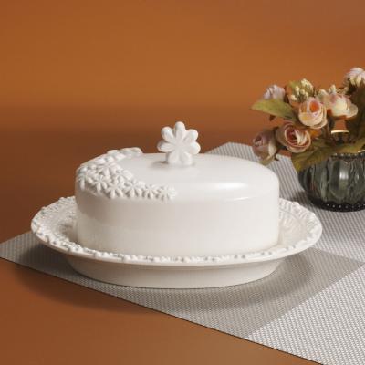 China British Unique Design Butter Dish Restaurant Kitchenware Restaurant Stocked White Glazed Ceramic Butter Dish With Lid for sale