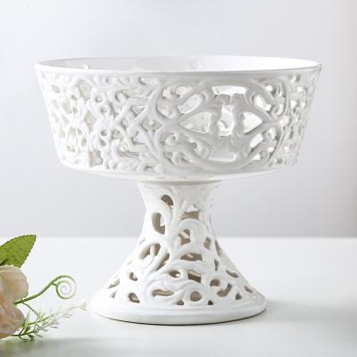 China Stocked Banquet Wedding Decor Hollow Out European Design Fruit Bowls Porcelain High Foot Bowls Tableware Bowl for sale