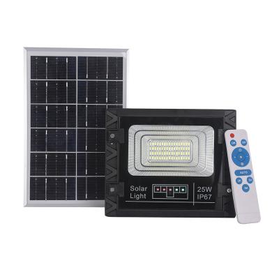 China ROAD CDHKV LED Solar Flood Light 25w 40w 60w 100w 150w 200w Warm White Solar Flood Light for sale