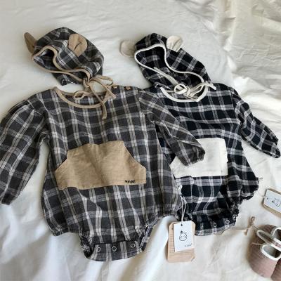 China Longsleeve fashion boutique fashion plaid outfit infant boy baby clothes 100% cotton newborn baby romper with hat for sale