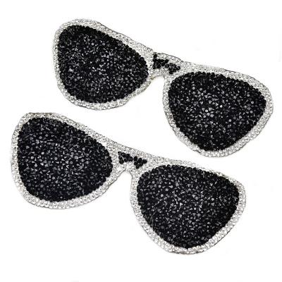 China Flatback Fashion Sunglasses Shaped Crystal Hot Fix Rhinestone Motifs Iron On Transfer Rhinestone Patches Applique For Clothes Hats Bags for sale