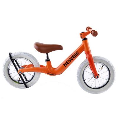 China Magnesium Alloy Rookie Design New No Pedals Child Kids Magnesium Frame One-Piece Integrated Balance Bike for sale