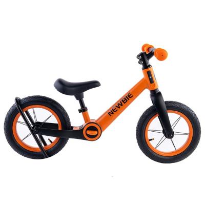 China Custom Magnesium Alloy 12 Inch 2-6 Years Old Kids Air Rubber Tires Easy Ride Kids Balance Bike for sale