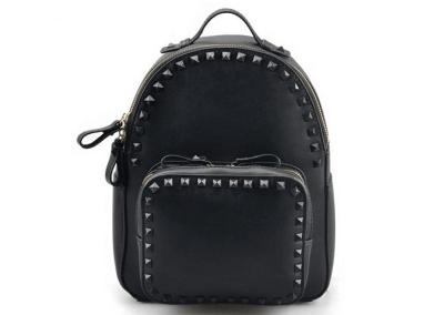 Chine Le mini sac à dos d'ordinateur portable de rivet de loisirs met en sac, épaule le sac à dos en cuir femelle à vendre