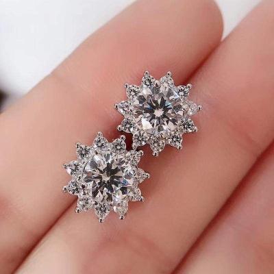 China Wholesale FASHIONABLE White Gold Moissanite Stud Earrings for sale