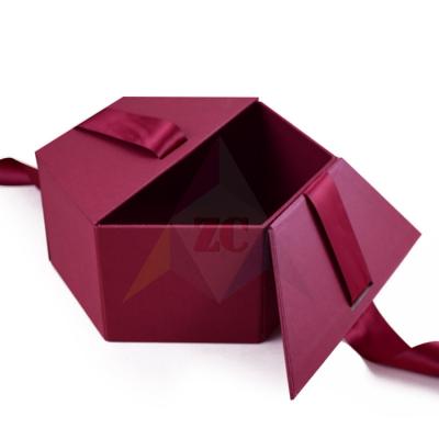 China Recycled Materials Wholesale Customized Heart Shaped Half Boxes Opening Gifts Box With Handle for sale