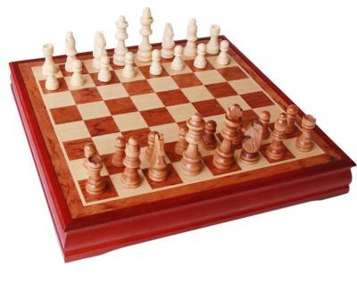 China Brain Game Birch Pieces Rosewood Wooden Panel Chess Board International Wooden Game for sale