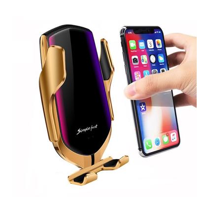 China 2021 New Arrivals R1 Wireless Charger 10W Wireless Charger 10W Fast Charging Car Phone Charger Qi-enabled Devices With Auto Clamping for sale