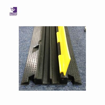 China Good quality manufacturing rubber cable ramp outdoor cable protector with yellow cover. heavy duty cable ramp for sale