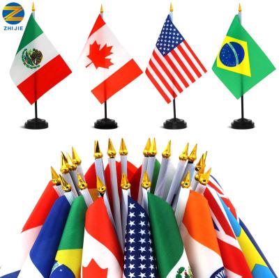 China 24 Deluxe Reusable Country Desk Flags Set 8 x 5 inch Miniature American USA Desk Flag with 13