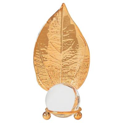 China Wholesale Eco-friendly Indoor Luxury Modern Maple Leaf Gold Metal Table Accessories Art Crafts Home Decor Pieces Crystal Decor for sale