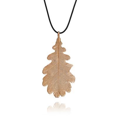 China Vintage fashion European personalized original natural oak leaf pendant necklace creative beautiful oak leaf earrings necklace for sale