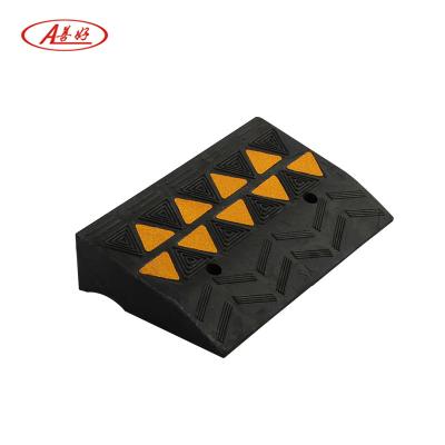 China Road safety resonable traffic road traffic price rubber curb ramp for floor for sale