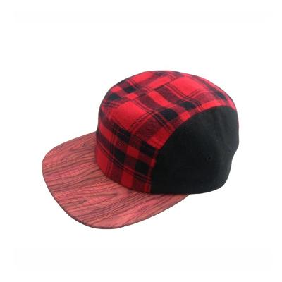 China JOINT Red Black Plaid Crown Flat Brim 5 Panel Snapback Hat Wooden Camp Hat White Grain With Black Leather Strap And Silver Clasp for sale