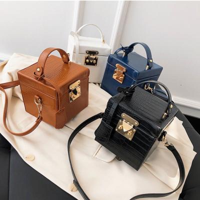 China 2022 New High Quality Crocodile Pattern Box Leather Designer Fashion Women Purses and Handbags Ladies Alligator Cross - Body Shoulder Bags for sale