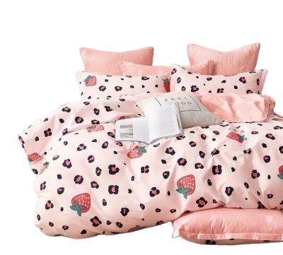 China Hotsale Nondisposable 100% Cotton Girls Strawberry Print Bedding Magnet Set. duvet cover set for sale