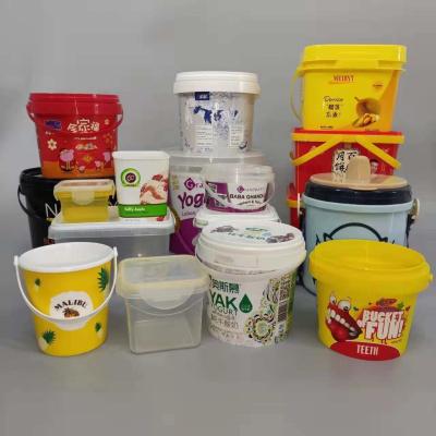 Chine Plastique de catégorie comestible seau de peinture de 20 litres diverses tailles de couleurs avec le couvercle à vendre