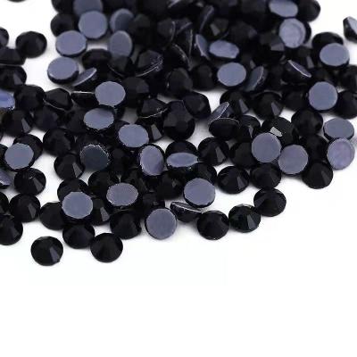 China Hot Sale Jet Black Heat Repair Rhinestone Jewelry Flatback Black Diamond Moon Pendant Jewelry for sale