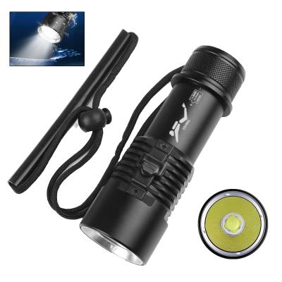 China Professional Underwater Camping Flashlight 200m Dive Torch Super Beam Waterproof Scuba Diving Lights for Night Caving Explore Fishing for sale