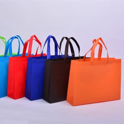 China Cheap Colorful Eco Friendly Recyclable Grocery Handled Nonwoven Bag for sale