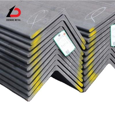 Cina 75X75X8mm 70X70X4 60X60 45X45X5 Acciaio pre-galvanizzato ad angolo uguale Saldato 1.0mm 2.0mm Angolo Ferro di supporto Forno di foratura Angolo di acciaio in vendita