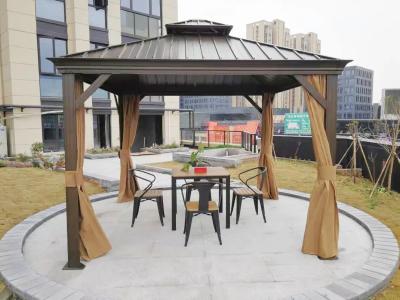 China Gazebo de techo duro de aluminio EFEN, pérgola con malla, patio trasero, jardín, negro en venta