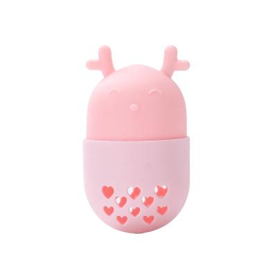 China 2021 New Material Deer High Quality And Good Modeling Soft Dry Soft Silicone Powder Sponge Puff Box Mini Makeup Sponge Holder Display Stand for sale