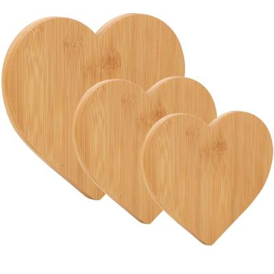 China Sustainable Heart Shaped Bamboo Cutting Boards 3 Pcs for Professional Kitchens for sale