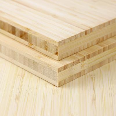 China Fabricación de bambú natural 4x8 hojas de madera laminada contrachapado en venta