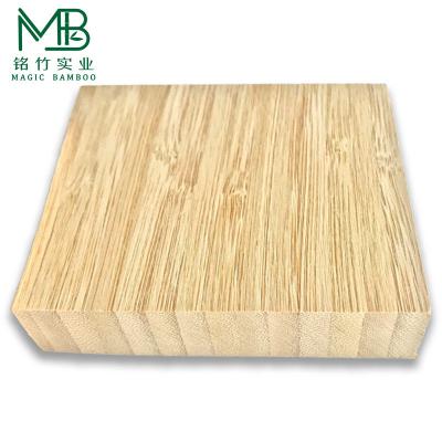 Chine Plywood de bambou à grains verticaux naturels avec émission de formaldéhyde E0 et matériau de base Bambou à vendre