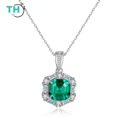 China Romantic Luxury Elegant Clavicle Chain 925 Sterling Silver Green Gemstone Pendant Necklace for sale