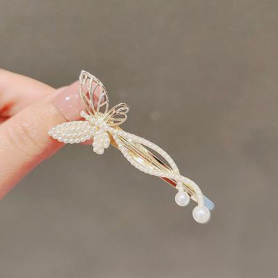 China New Rhinestone Butterfly Rhinestone Hair Pins Duckbill Clip Geometric Hollow Headdress Pearl Butterfly Hair Pins For Women for sale