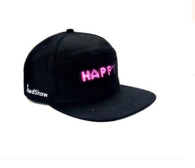 Chine Chapeau d'affichage à LED De message de défilement, lueur dans les chapeaux foncés de Snapback 58-62mm à vendre