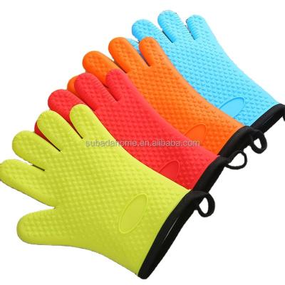 China Modern Silicone Gloves Heat Resistant Double Oven Mitts For Kitchen Cooking BBQ Baking Extra Long Cotton Scratching Oven Gloves for sale