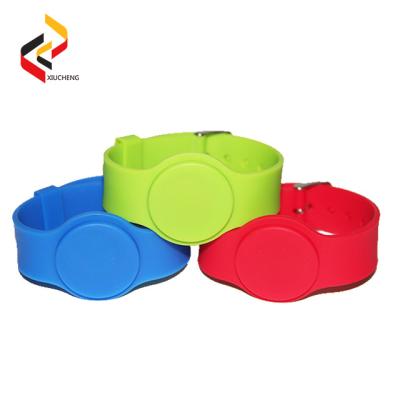 China C01 Customized RFID Silicone Wristbands/Bracelets with TK4100/F08 chip with promotion price: US$0.35/piece for sale