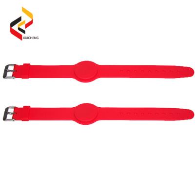 China Reusable Quality High Performance RFID Wrist Tag Waterproof Wristband with factory price for sale