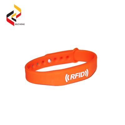 China Contactless RFID Silicone Bracelet for adults and children Waterproof Custom NXP Wristbands for sale